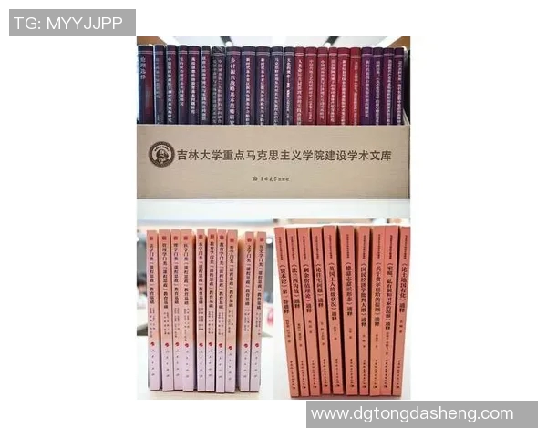 重庆足球队整体压制革新探索与发展路径分析