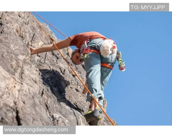 攀岩精神的力量:深入解析杭州攀岩队员的心理素质与挑战应对策略 攀岩精神的力量:深入解析杭州攀岩队员的心理素质与挑战应对策略