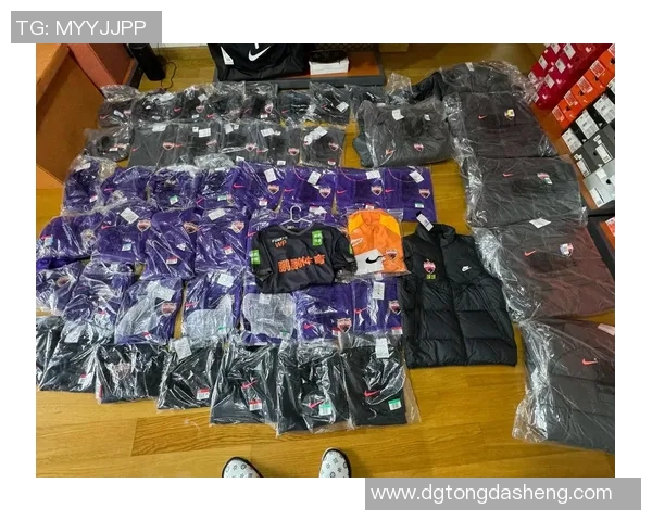 足球装备选购指南:如何选择适合你的球拍和配件 足球装备选购指南:如何选择适合你的球拍和配件