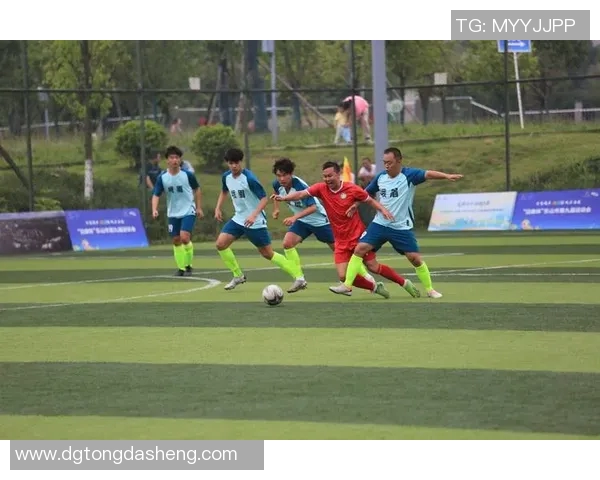 重庆足球队技术分析与发展探讨聚焦球队未来潜力与战术创新 重庆足球队技术分析与发展探讨聚焦球队未来潜力与战术创新