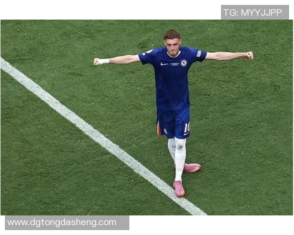 切尔西足球明星时尚穿搭视频揭秘展现运动与潮流的完美结合